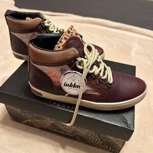 Inkkas Ladies Sneakers - Maroon and Tan